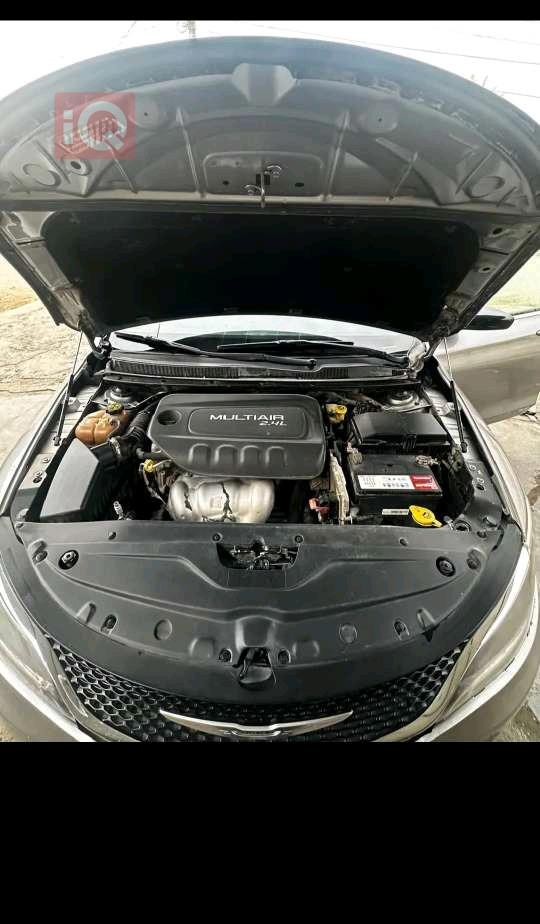Chrysler 200
